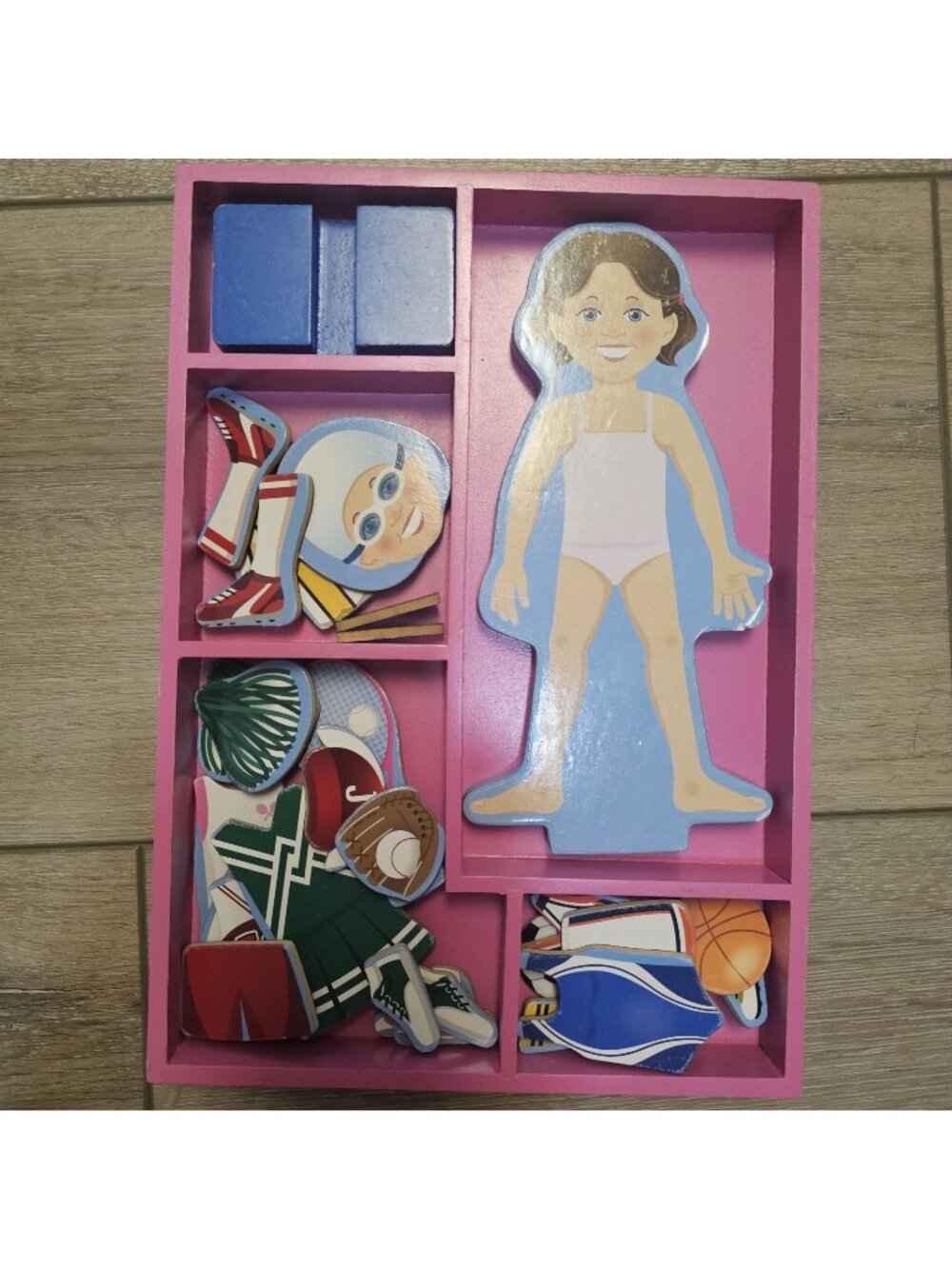 Melissa and Doug - Julia Wooden Magnetic Dress Up (SCHOOL SPORTS)
